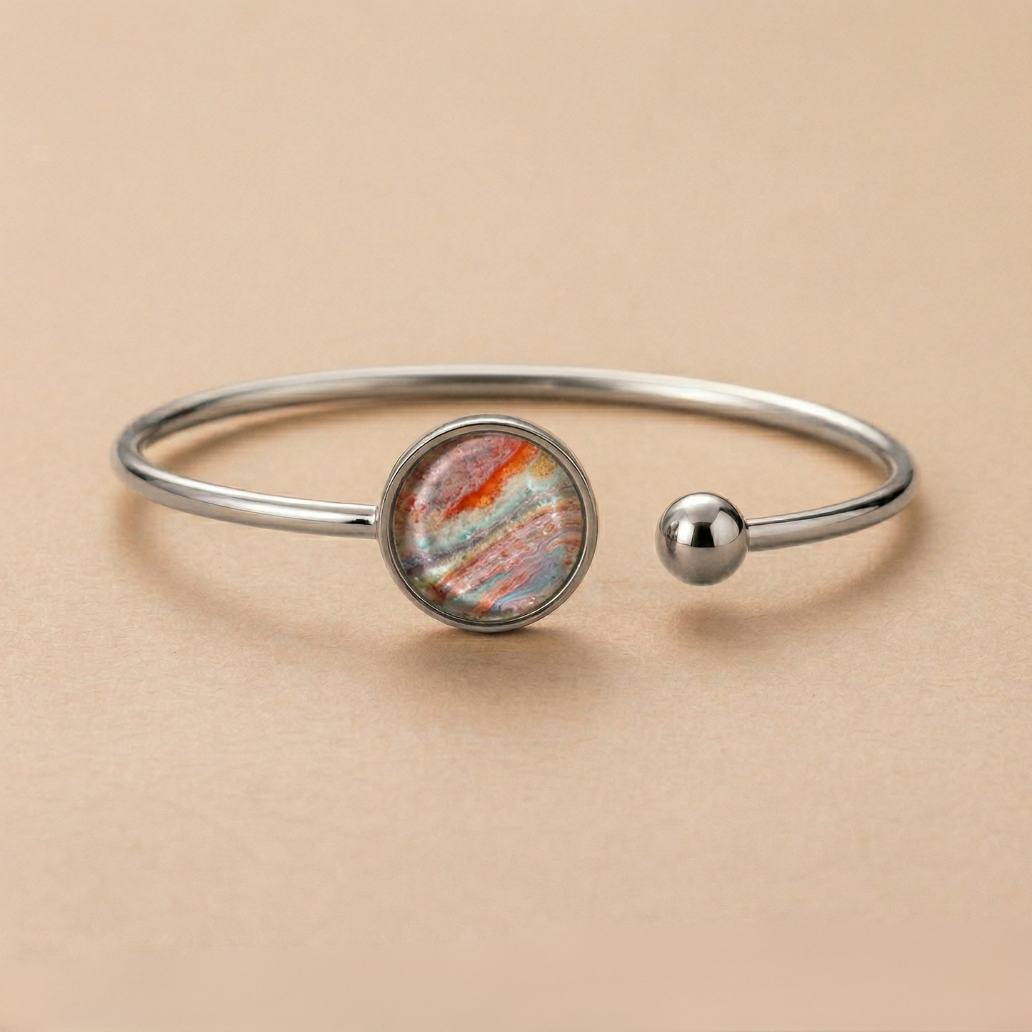 Bangle Lis – Uniek kleurdesign, roze, turquoise, wit, rood en een vleugje goud (RVS)