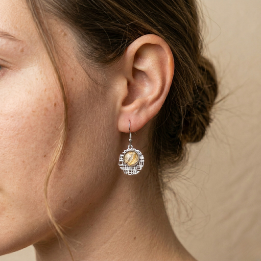 Oorbellen #Wien | rvs design met kleurenprint, bruin, oker, wit