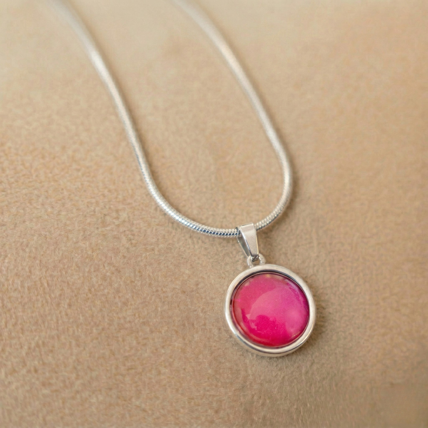 Necklace with cabochon