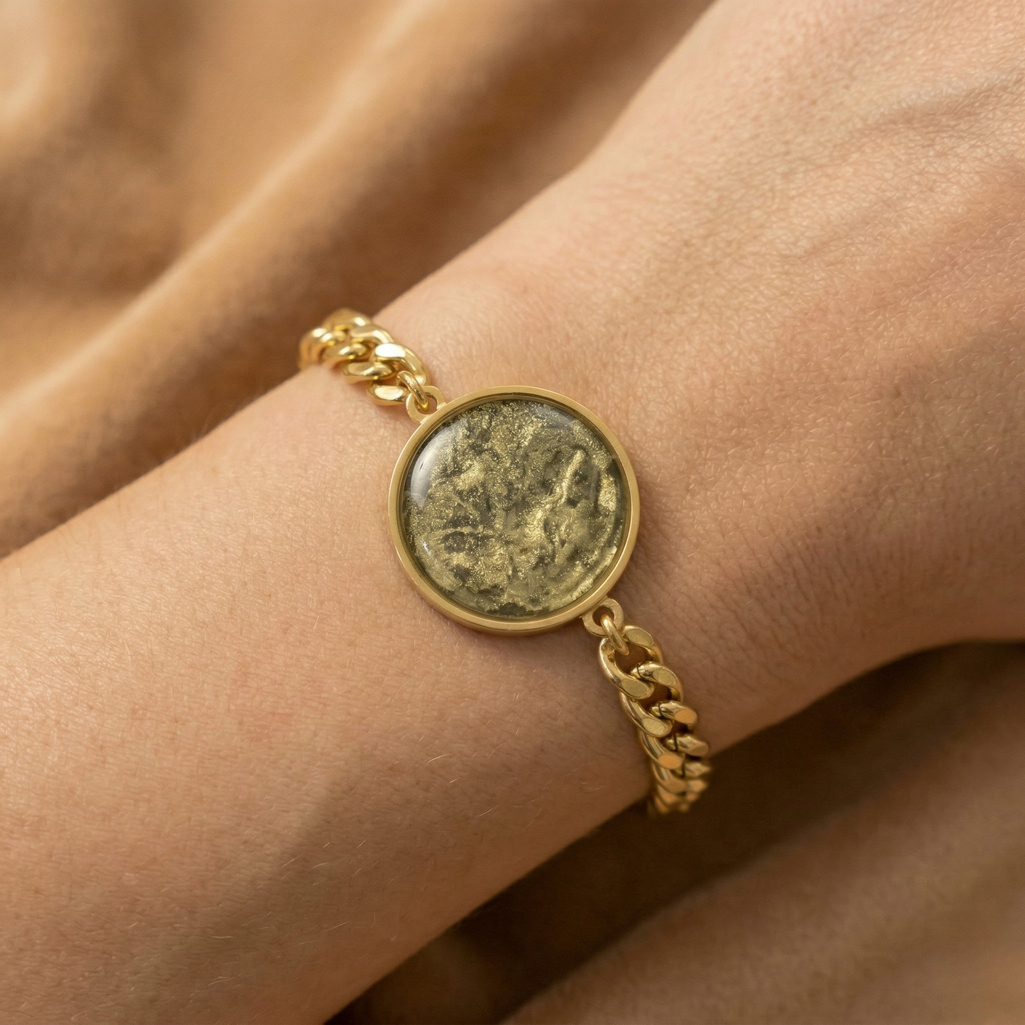 Armband Wien | rvs design schakelarmband (25 mm) - Gold Metallic  & Black Tie