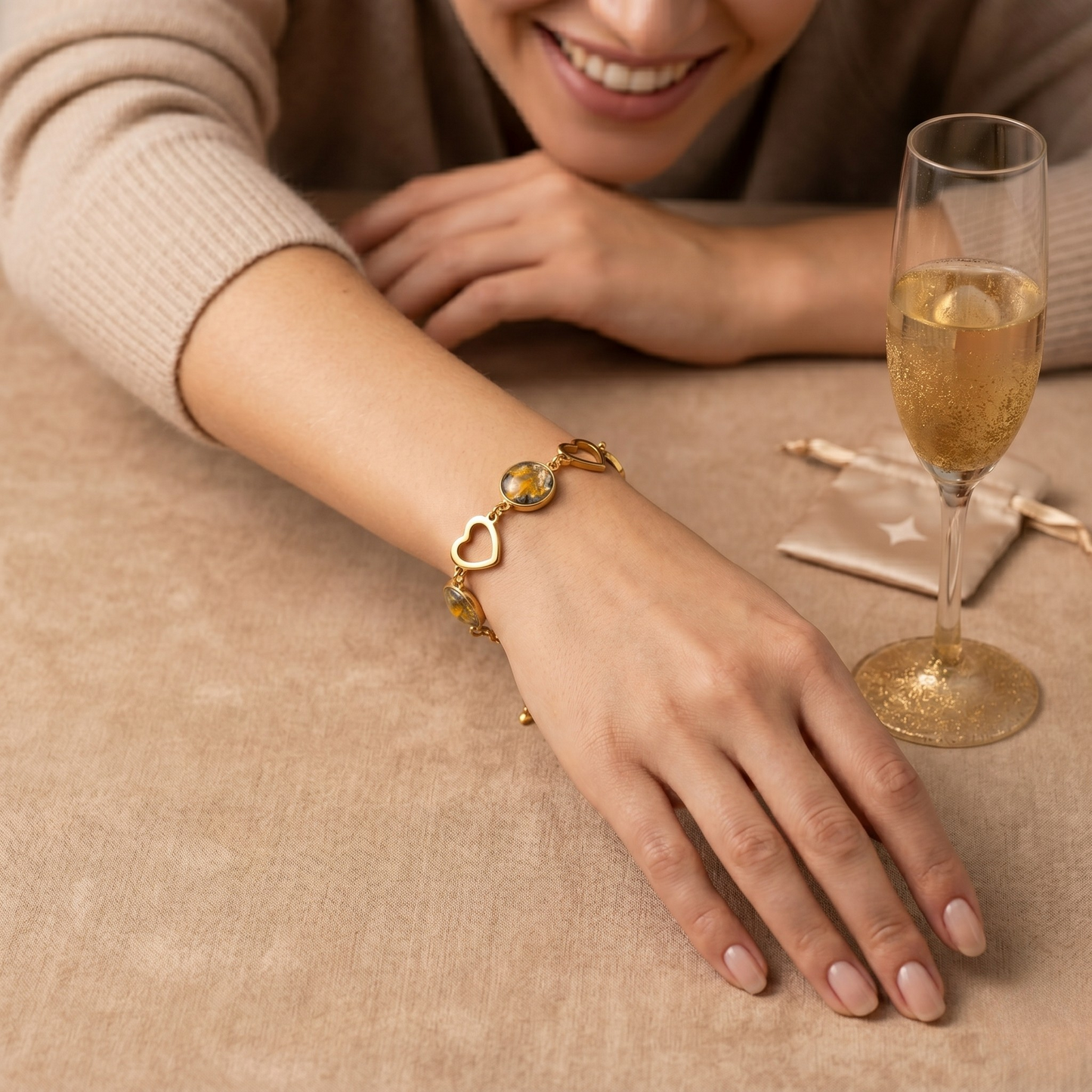 Armband Juuls | rvs design schakelarmband met hartjes, zwart, bruin en oker
