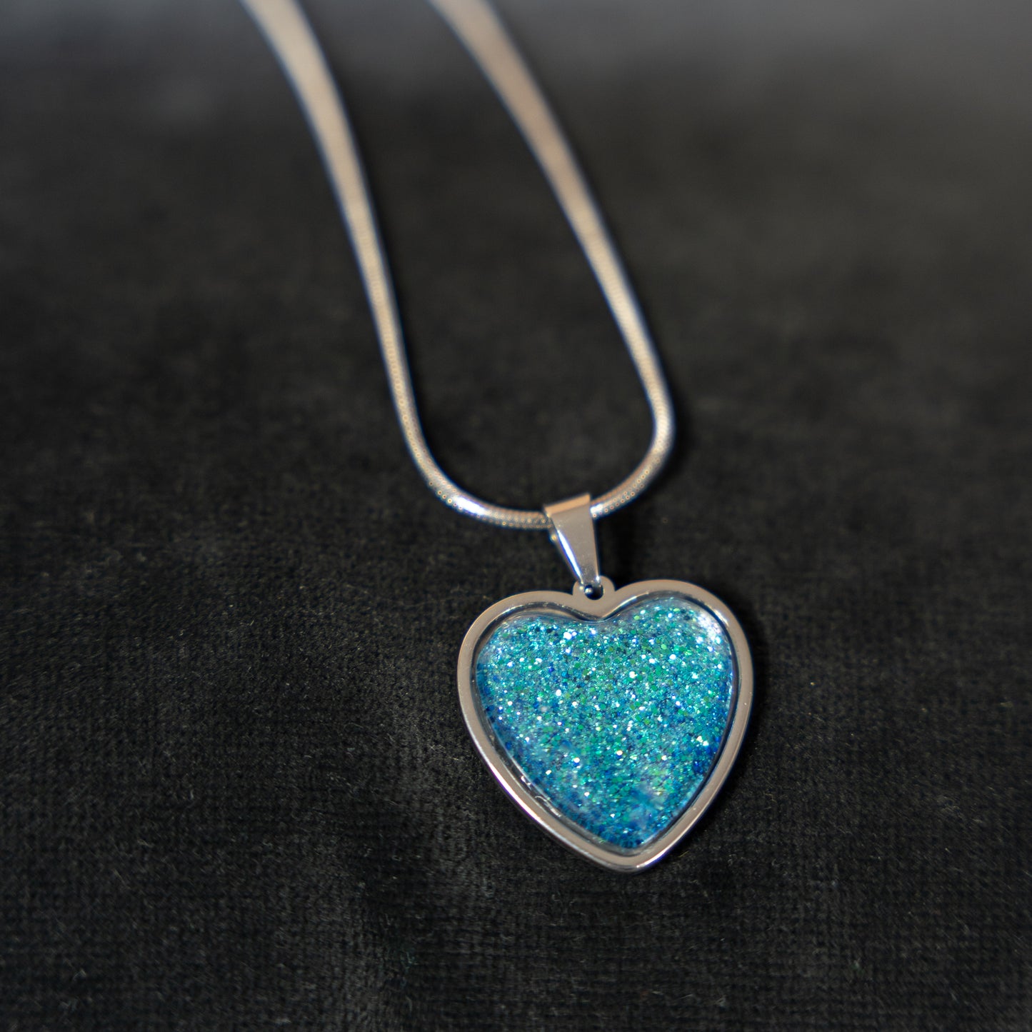 Necklace with cabochon