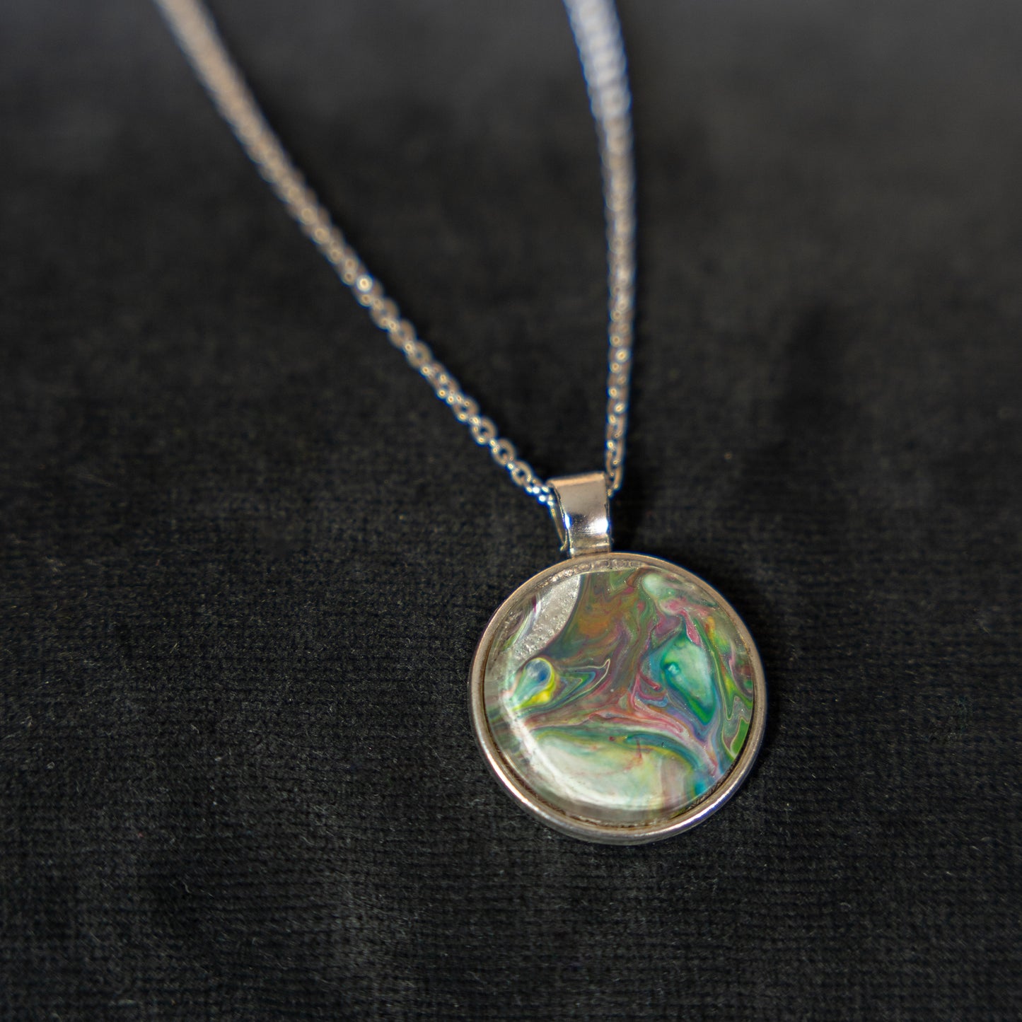 Necklace with cabochon