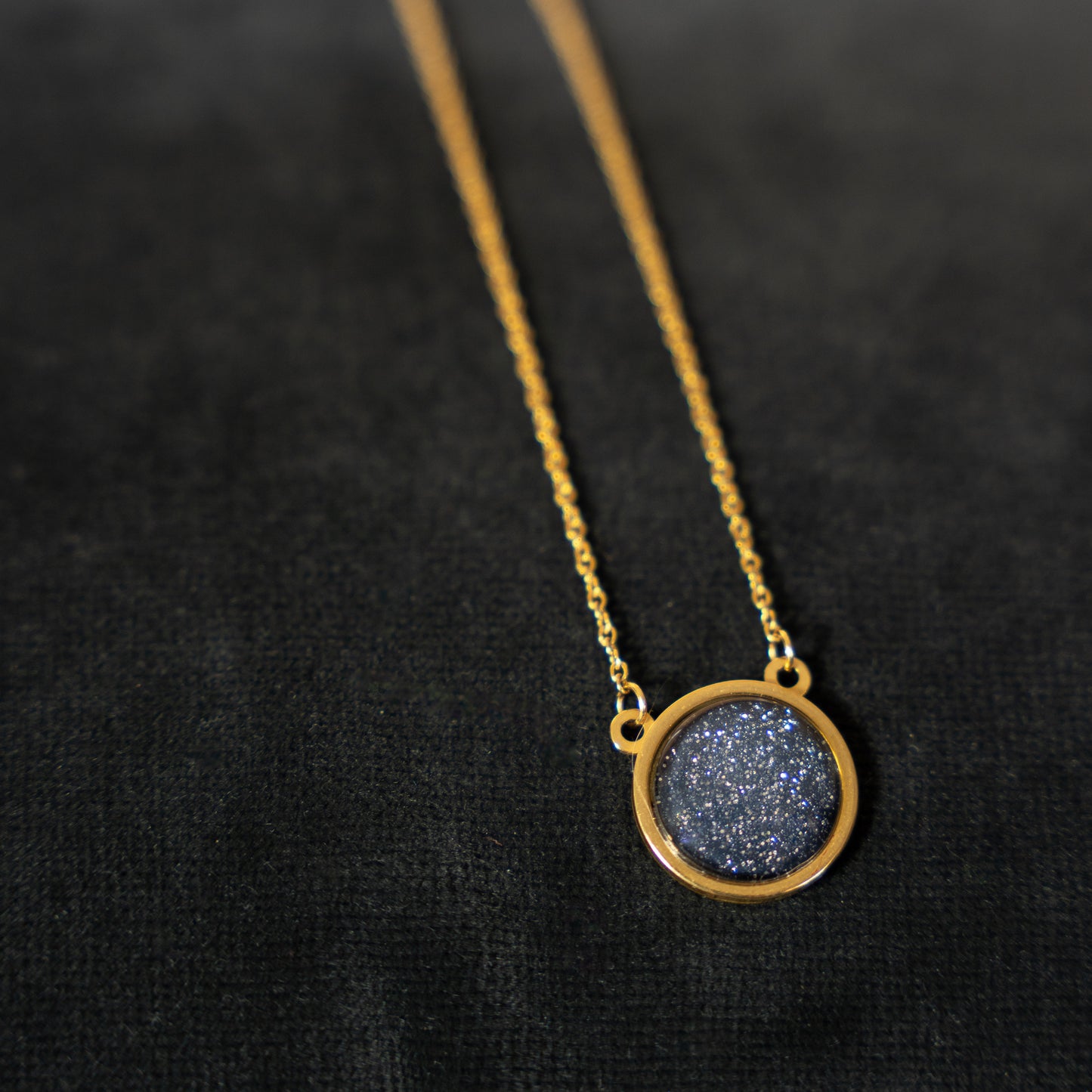 Necklace with cabochon