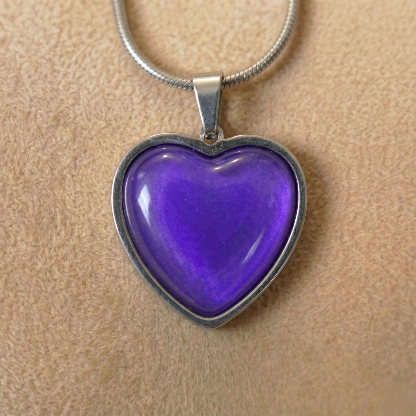 Necklace with cabochon