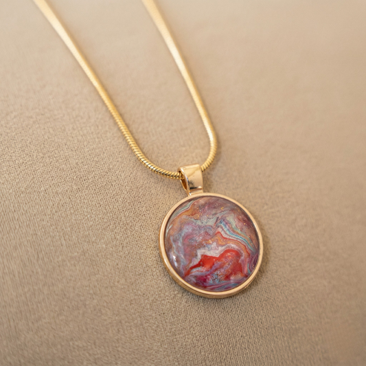 Necklace with cabochon