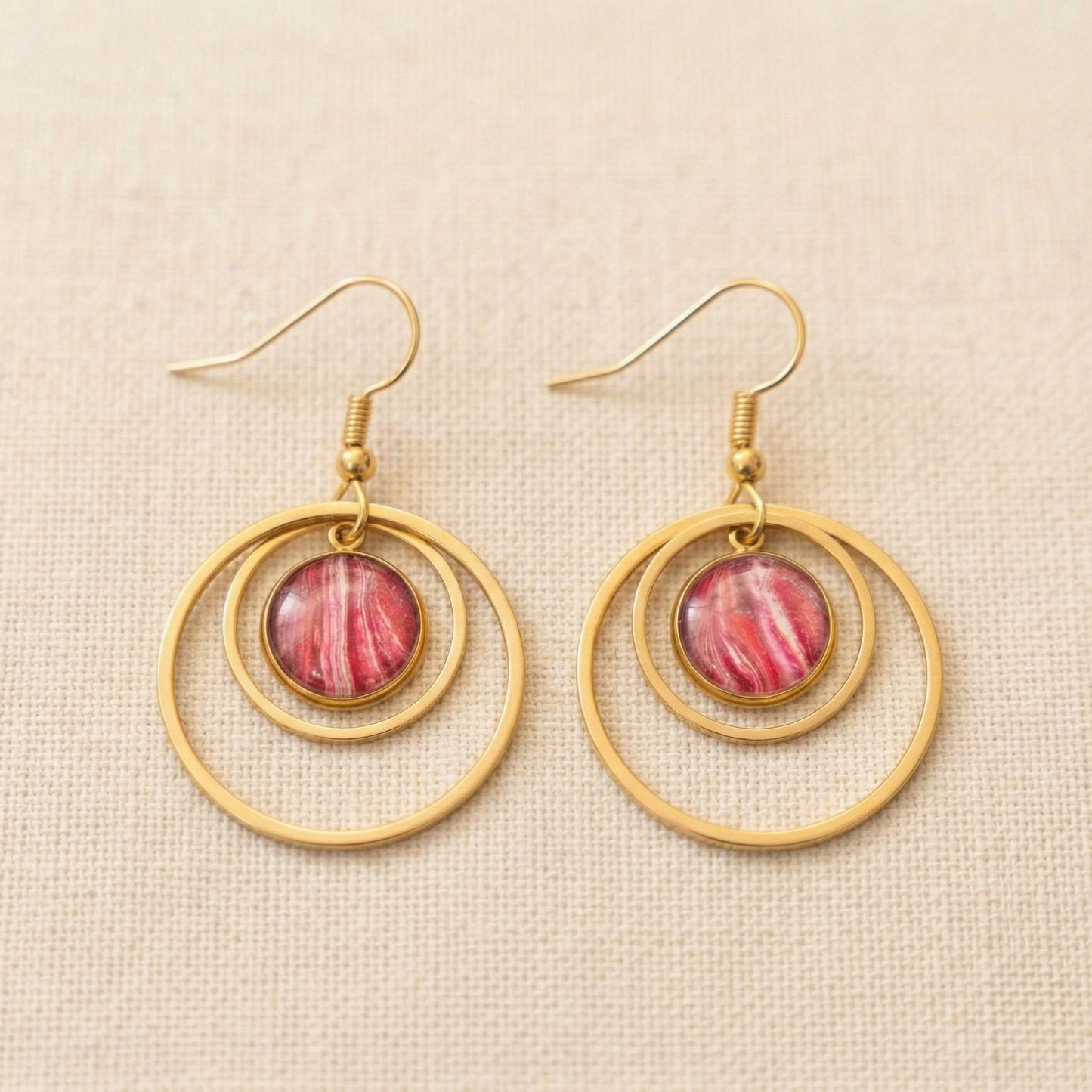 Oorbellen Puck | rvs design met dubbele ringen, roze, rood, wit